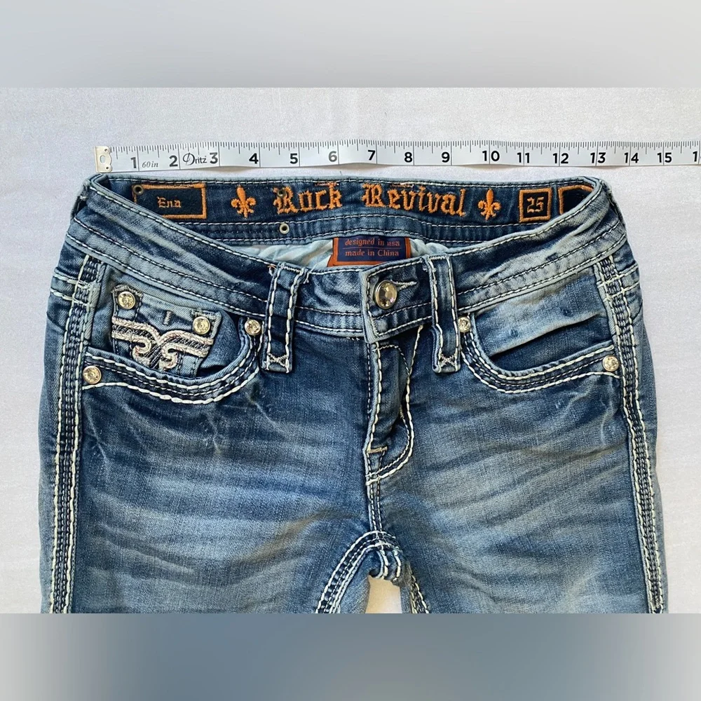 Rock Revival Ena Capri Jeans Style: RJ8469P23 Color: Ena P23 - Picture 4 of 12